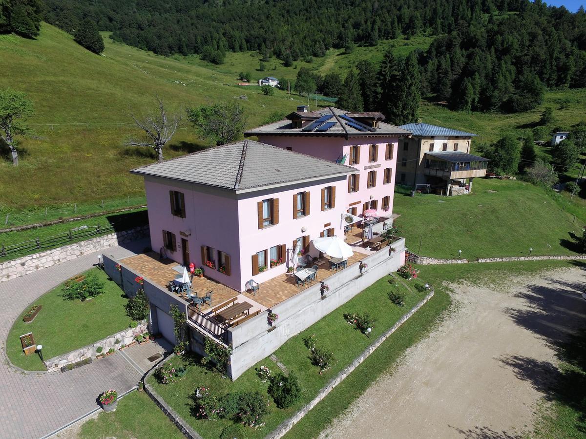 Albergo Alpino Da Tullio Авио Екстериор снимка